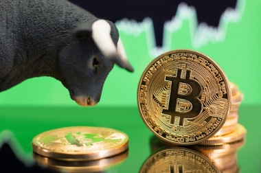 Bitcoin's ,000 Dream Fades, but Bollinger Bands Keep It Alive