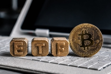 Trezor Executive Argues That Bitcoin and Altcoin Spot ETFs Pose Long-Term Risks