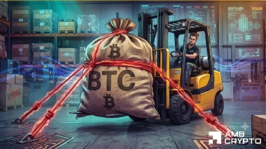 Bitcoin: BTC loses half its value, yet THIS metric shows quiet accumulation