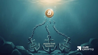 Bitcoin nears cycle bottom despite record B Spot ETF outflows – Why?