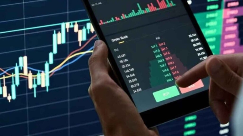 Crypto trader turns .8k into  million